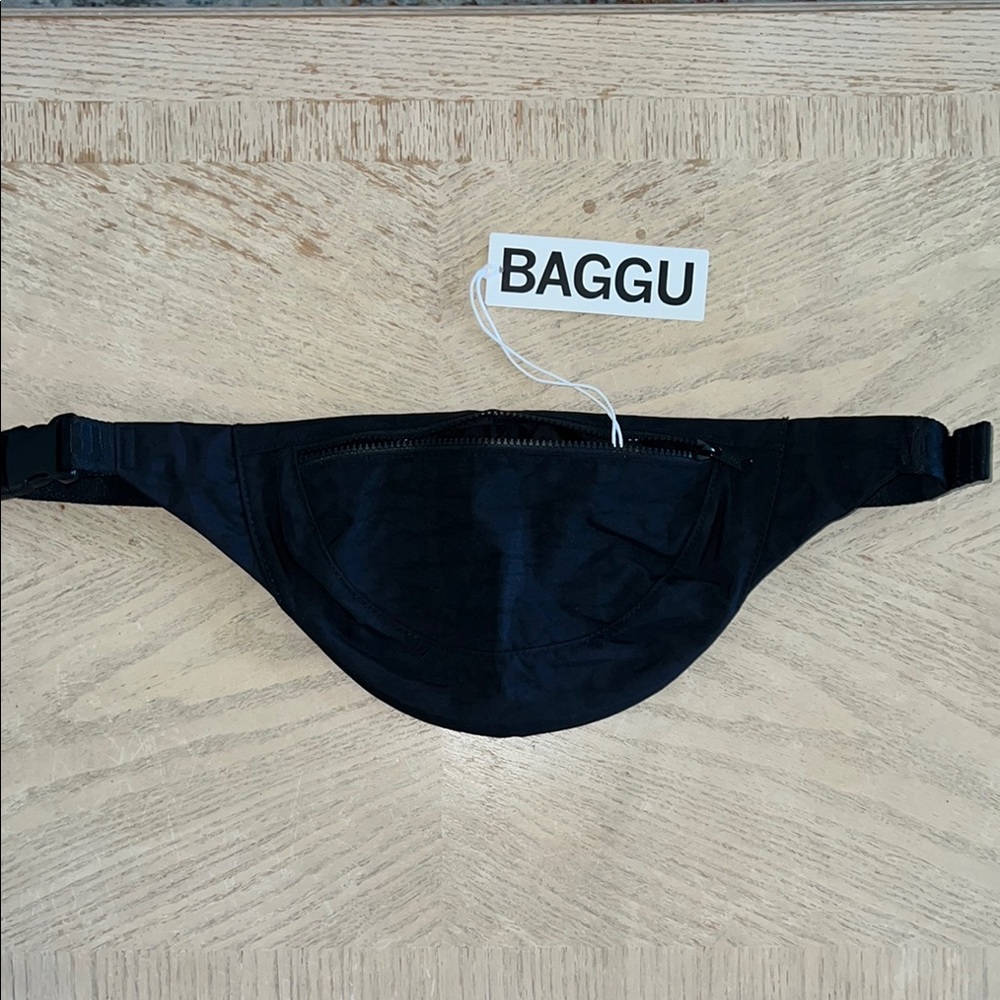 Baggu Black Belt Bag Minimalist Design